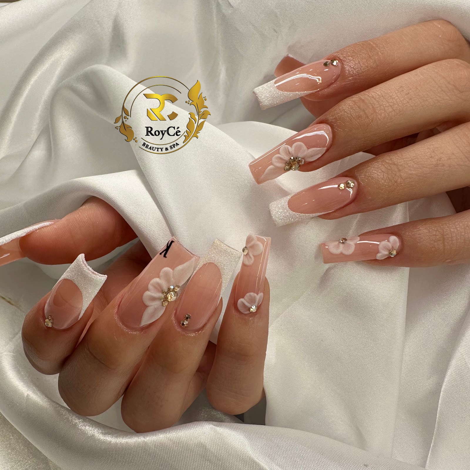 RoyCé Spa Loveland nail photo 5